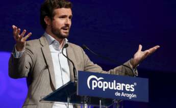 El presidente del PP, Pablo Casado, interviene durante el XIV Congreso Autonómico del Partido Popular de Aragón en Zaragoza dónde hoy ha elegido Jorge Azcón como nuevo presidente regional del partido. EFE/Javier Cebollada