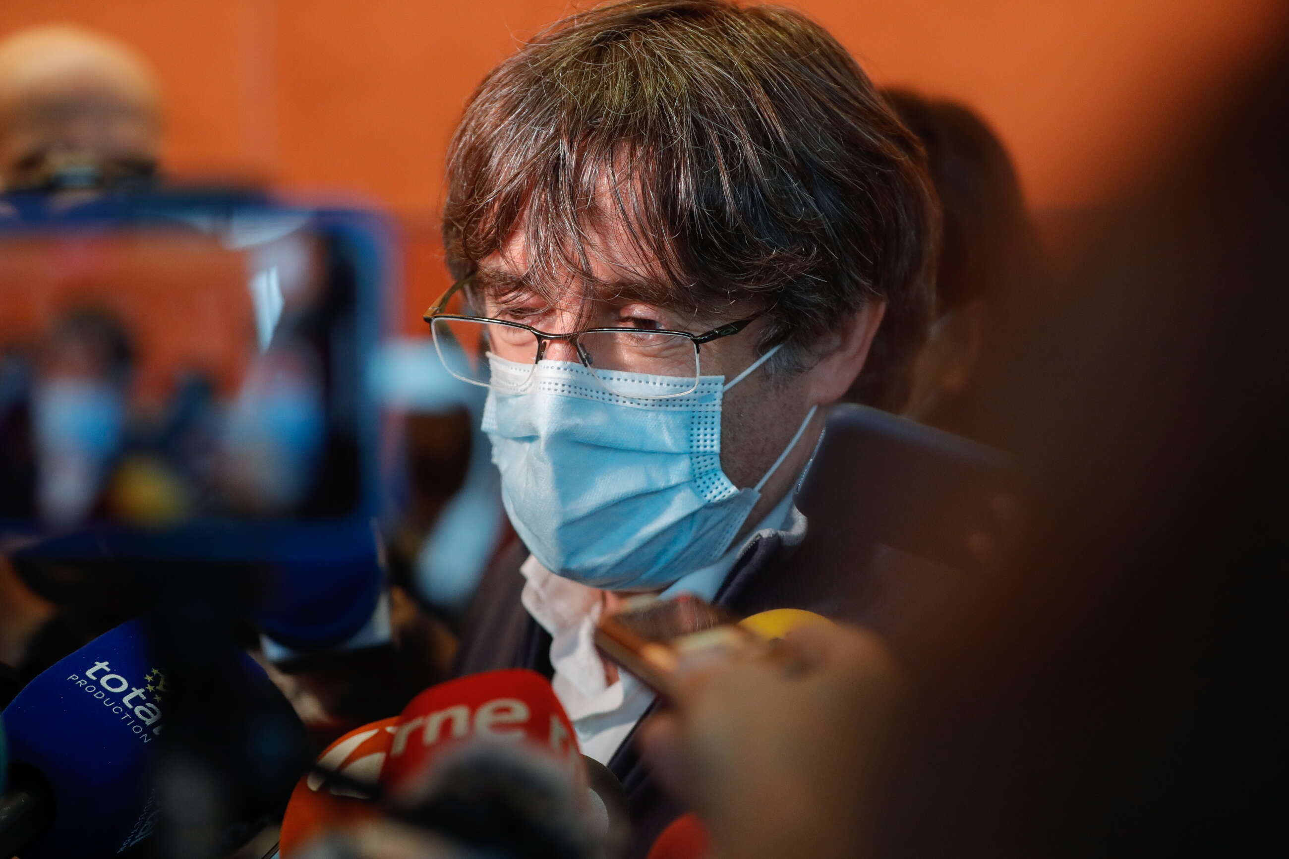 Brussels (Belgium), 27/09/2021.- Member of European Parliament Catalonia's former regional president Carles Puigdemont attends an International trade Committee at the European Parliament in Brussels, Belgium, 27 September 2021. Puigdemont is back in Belgium for the first time since his arrest in Sardinia. (Bélgica, Bruselas) EFE/EPA/STEPHANIE LECOCQ
