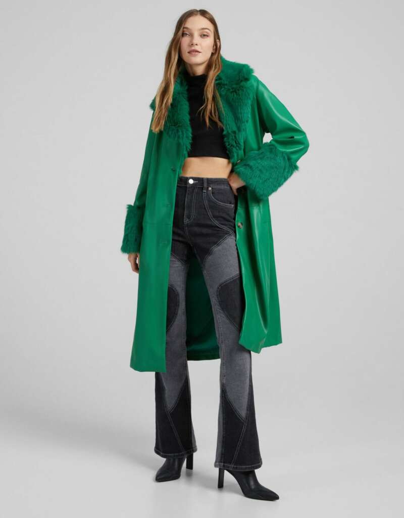 Bershka se atreve con el abrigo verde que Kendall Jenner convirtió en icono lo a España un precio mínimo
