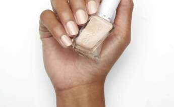 El tono 20 Spool Me Over de Essie gel couture a la venta en Amazon