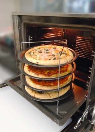El molde para cuatro pizzas que venden en Carrefour
