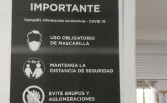 Cartel colocado en uno de los centros de la UNED. Foto: ED