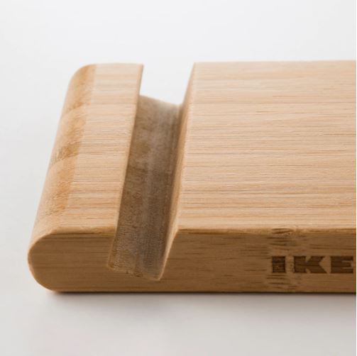 El soporte de bambú para móviles y tablets más económico de Ikea