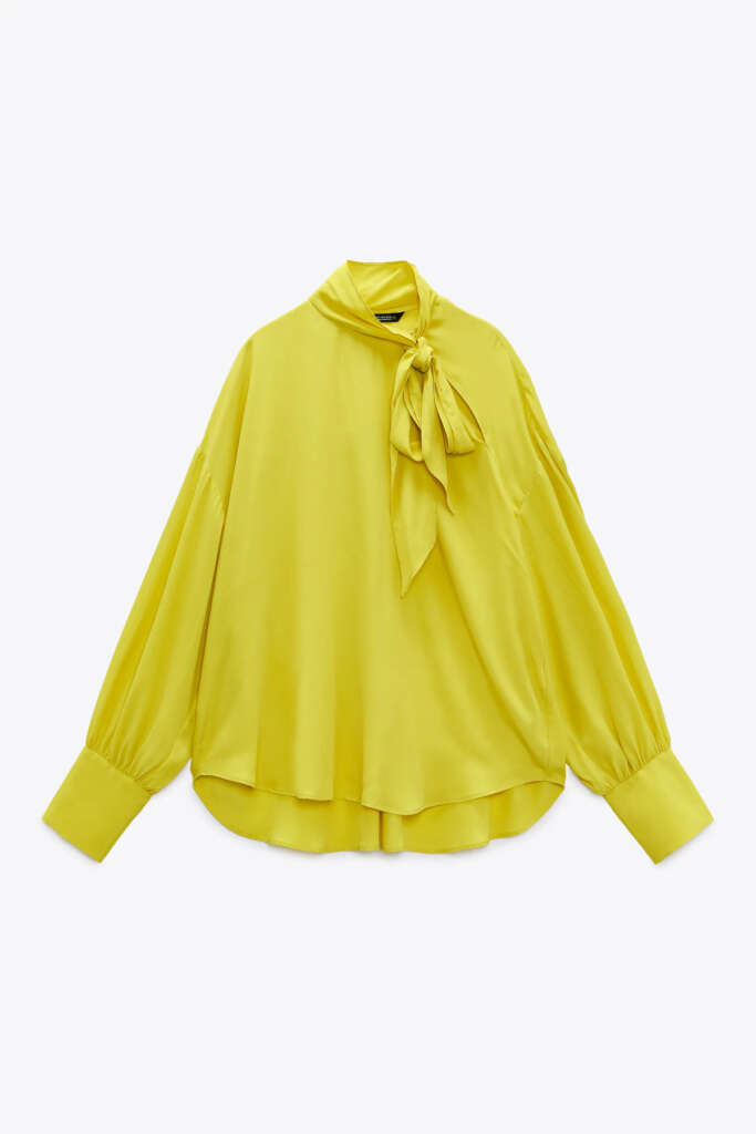 Zara deja a mitad de precio la blusa en tono que alegrará tus looks de oficina Digital