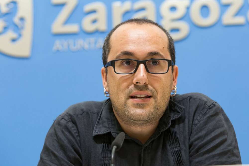 El concejal de Zaragoza en Común, Alberto Cubero, en rueda de prensa. Foto: Ayuntamiento de Zaragoza