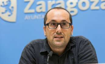 El concejal de Zaragoza en Común, Alberto Cubero, en rueda de prensa. Foto: Ayuntamiento de Zaragoza