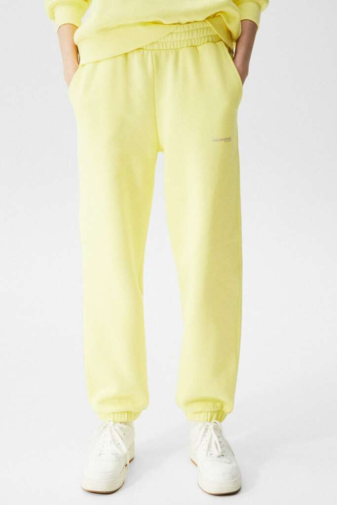 La nueva moda Pull&Bear son estos pantalones jogger de chándal para la calle, casa y gimnasio - Economía Digital