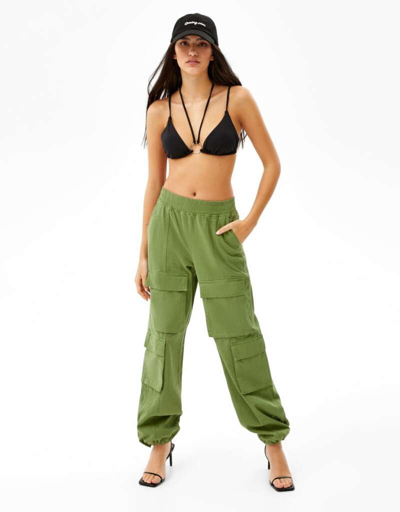 Los pantalones cargo bombachos de Bershka que son toda una obsesión para  las 'influencers'