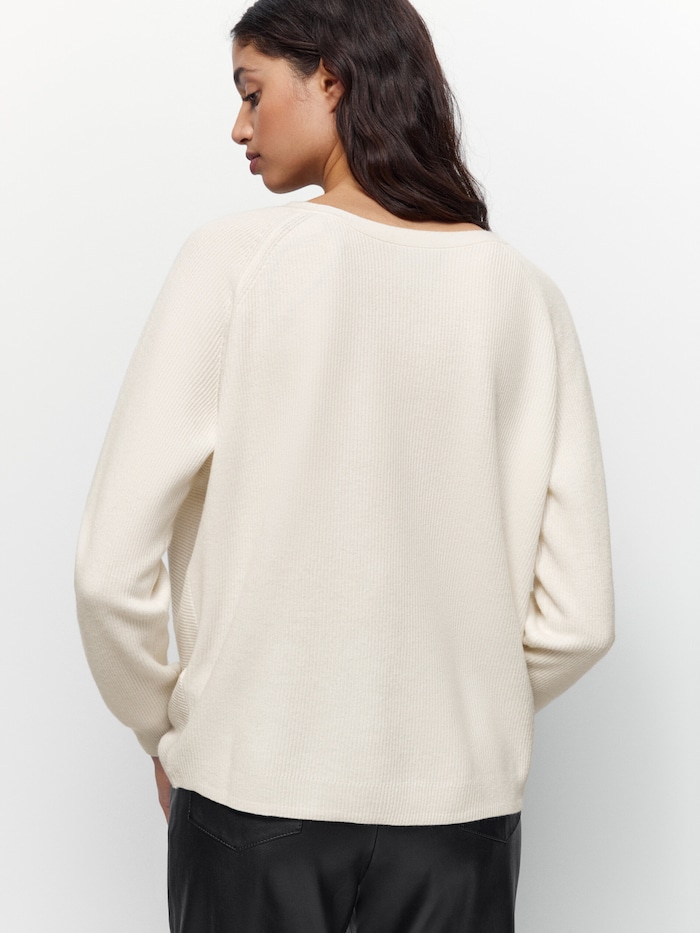 El jersey de Massimo Dutti con escote cruzado y nudo para mujer