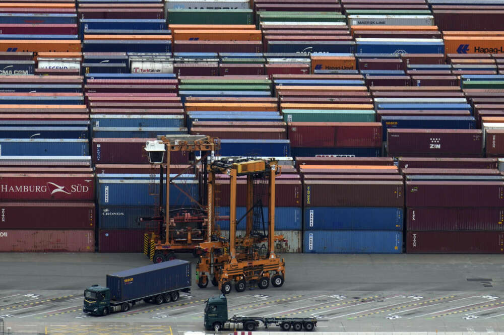 Vista de la terminal de contenedores del Puerto de Barcelona. EFE / Alejandro García