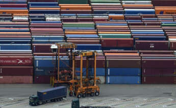 Vista de la terminal de contenedores del Puerto de Barcelona. EFE / Alejandro García