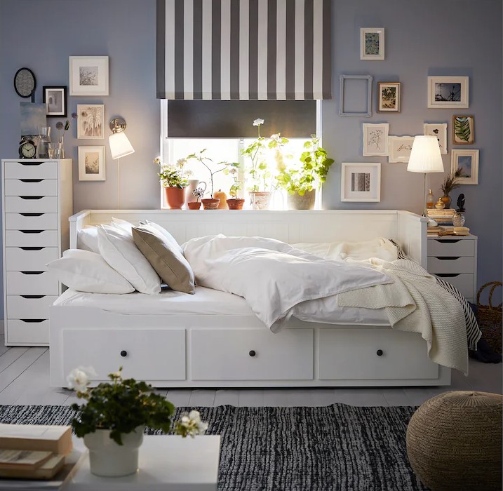 La cama que también es sofá, para invitados, y guardarropa de Ikea