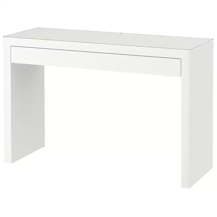 El tocador de Ikea que podrás utilizar como mesa de escritorio, revistero, mueble de entrada...