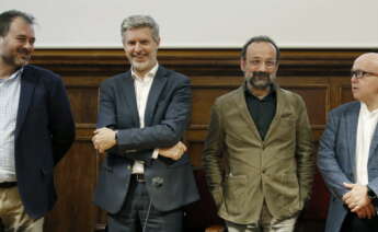 GRAFCAT6929. BARCELONA, 29/04/2022.- Los abogados Antonio Abat (i), Andreu Van Den Eynde (2i), Benet Salellas (2d) y Gonzalo Boye (d), que representan a las entidades y partidos afectados por el caso de supuesto espionaje político a una sesentena de dirigentes y militantes independentistas, durante el acto organizado este viernes en Barcelona en el que han anunciado que se querellarán contra NSO Group, la empresa propietaria del sistema de espionaje Pegasus, y exigirán que la justicia española investigue qué agencias gubernamentales pueden estar detrás del caso de espionaje. EFE/Andreu Dalmau