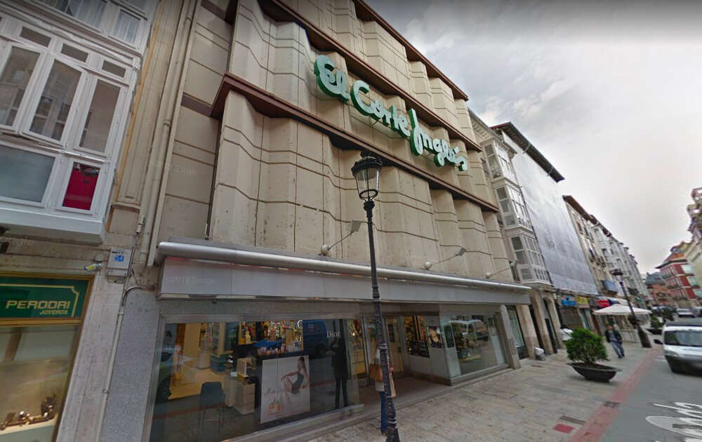 Tienda de El Corte Inglés en el centro de Burgos, que se cerrará próximamente. Imagen: Google Maps