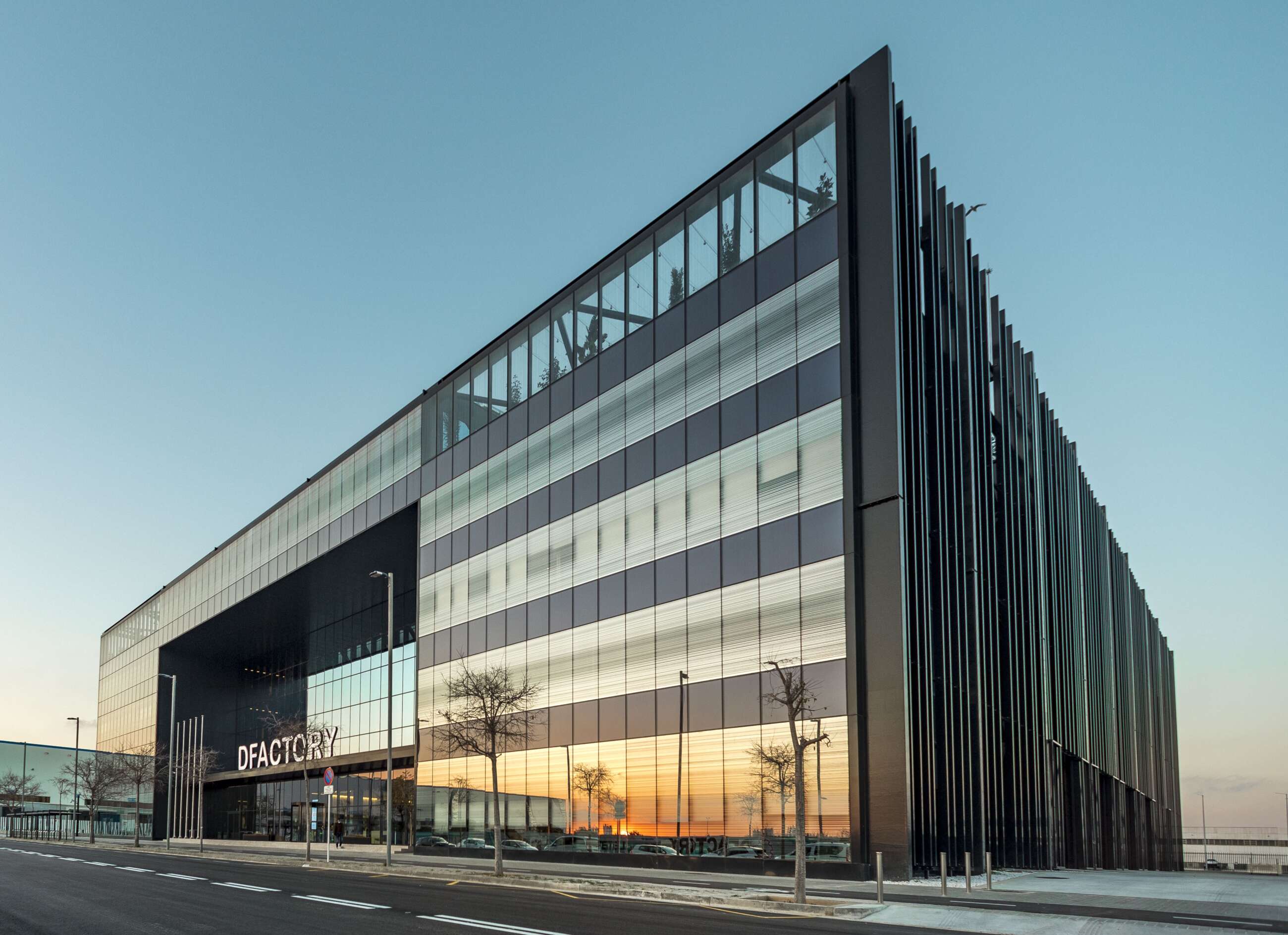 Edificio DFactory del Consorcio de la Zona Franca de Barcelona