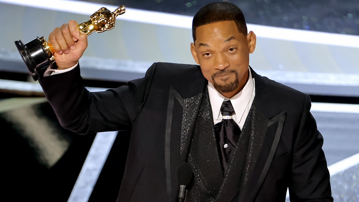Will Smith recoge su premio durante la gala de los Oscar