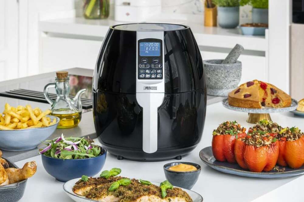 COSORI Freidora de Aire 5,5 L, Air Fryer con 100 Recetas en Español,  Freidora sin Aceite con 13 Funciones, Pantalla Táctil LED, Cocción Rápida y  Saludable, Cesta Antiadherente, Temporizador, Negra : 