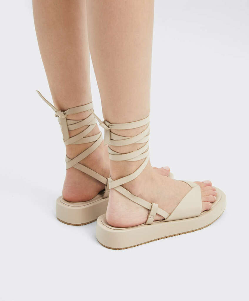 Oysho estas sandalias planas son tan c modas que podr s llevarlas