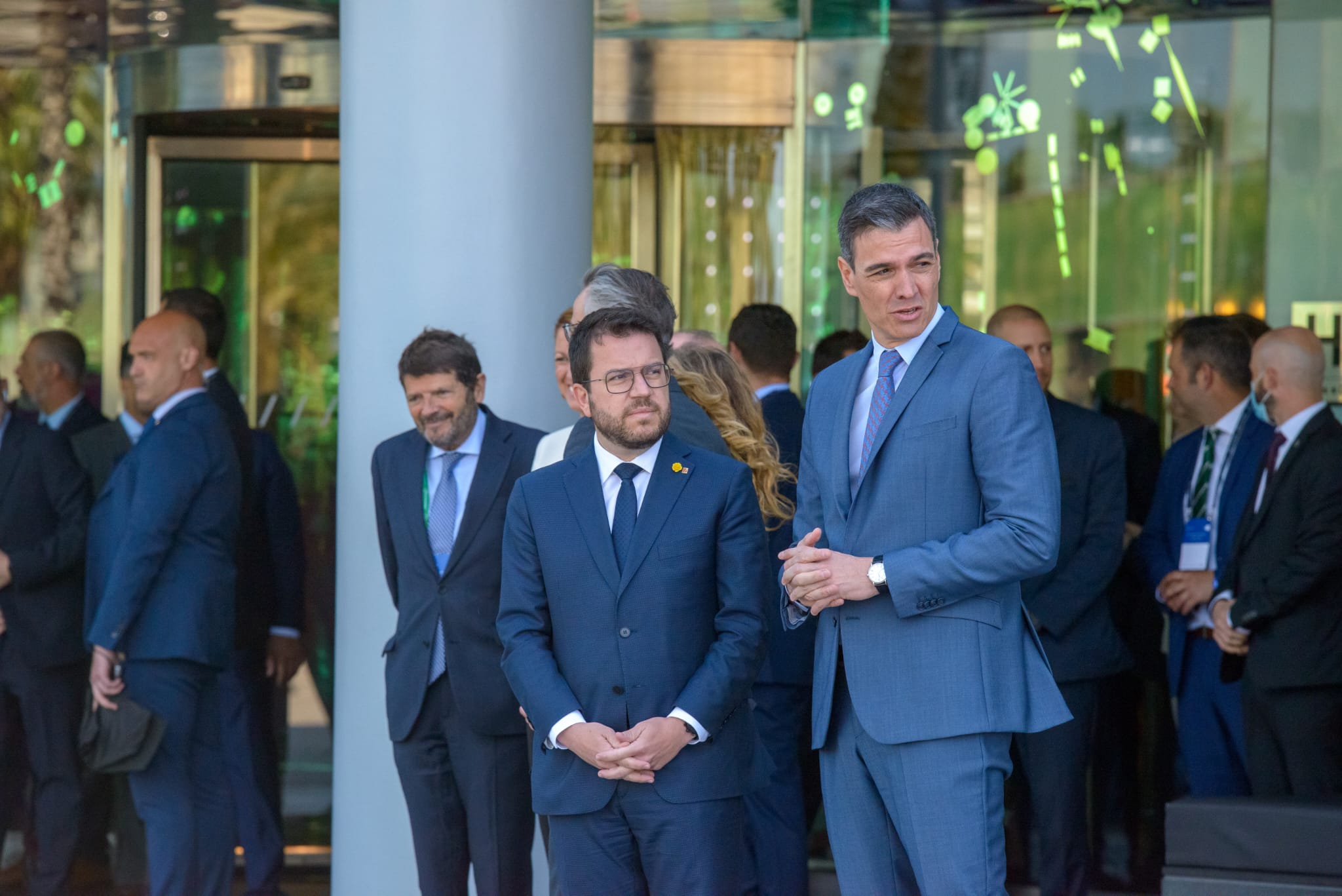 Pedro Sánchez y Pere Aragonès a las puertas del Hotel W de Barcelona. Imagen: Cercle d'Economia.