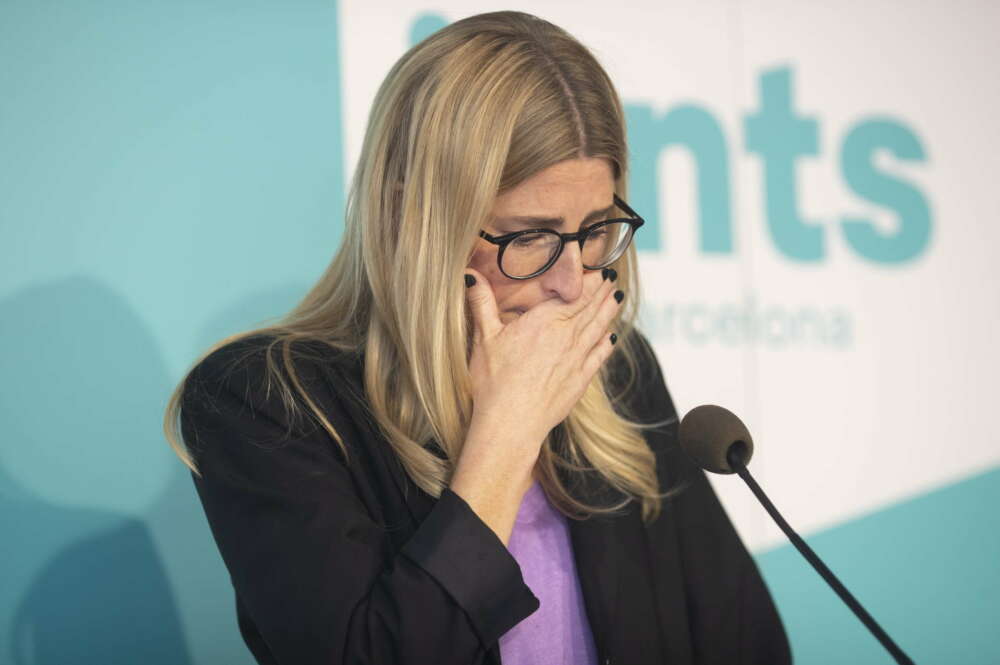 GRAFCAT7321. BARCELONA, 06/05/2022.- La presidenta del grupo municipal de Junts per Catalunya en Barcelona, Elsa Artadi anuncia durante una rueda de prensa celebrada este viernes que deja la política activa "por decisión personal, no política", lo que no está relacionado con la actualidad política. EFE/Marta Pérez.