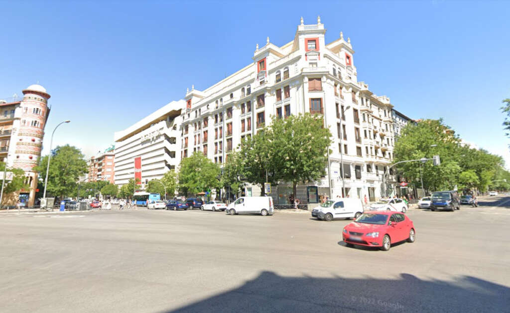Establecimientos de El Corte Inglés ubicados en el barrio Goya. Google Maps.