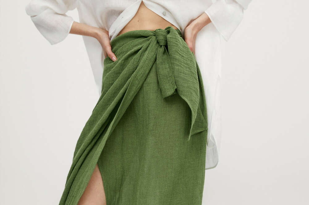 La falda pareo favorita de las mujeres clásicas es de Dutti - Economía Digital