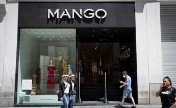 Fachada de una tienda de Mango en Madrid