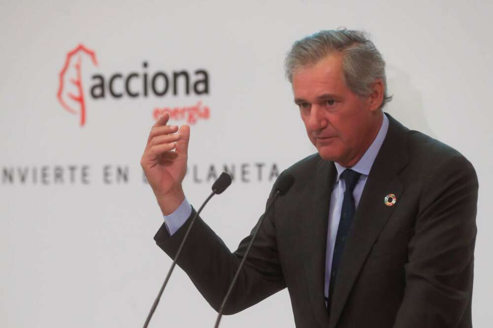 GRAF2173. MADRID, 01/07/2021.- El presidente de Acciona, José Manuel Entrecanales durante el acto de salida a bolsa de Acciona Energía, la filial energética del grupo Acciona, que se ha estrenado con una subida del 3,3 %, lo que ha situado el precio de la acción en 27,6 euros y su capitalización bursátil en cerca de 9.090 millones de euros. EFE/ Fernando Alvarado