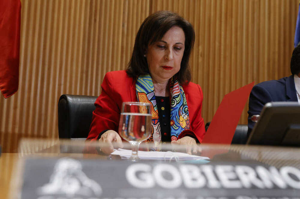 MADRID, 04/05/2022.- La ministra de Defensa, Margarita Robles, durante su comparecencia este miércoles ante la Comisión de Defensa del Congreso después de que el Gobierno informara de que sus dispositivos móviles, al igual que los del jefe del Ejecutivo, Pedro Sánchez, fueron espiados con el sistema Pegasus entre mayo y junio de 2021. EFE/J.J. Guillén