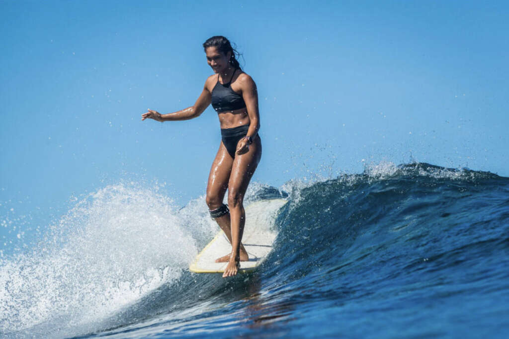 bikini moldeador para surf de decathlon