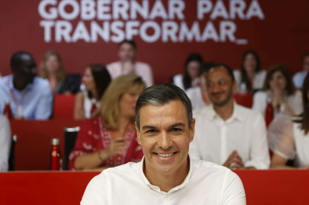 GRAF3996. MADRID, 23/07/2022.- El presidente del Gobierno, Pedro Sánchez, al inicio del Comité Federal extraordinario del PSOE que se celebra este sábado en la sede del partido. EFE/ Mariscal