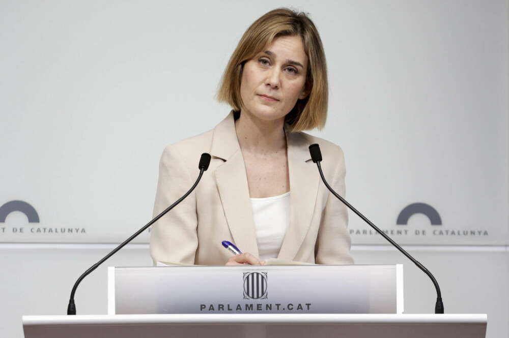 GRAFCAT5564. BARCELONA, 31/03/2022.- La presidenta de En Comú Podem en el Parlament, Jéssica Albiach, durante la rueda de prensa que ha ofrecido tras la primera reunión de seguimiento de la aplicación de los presupuestos de la Generalitat para 2022 que su partido ha mantenido con el Govern. EFE/Quique García