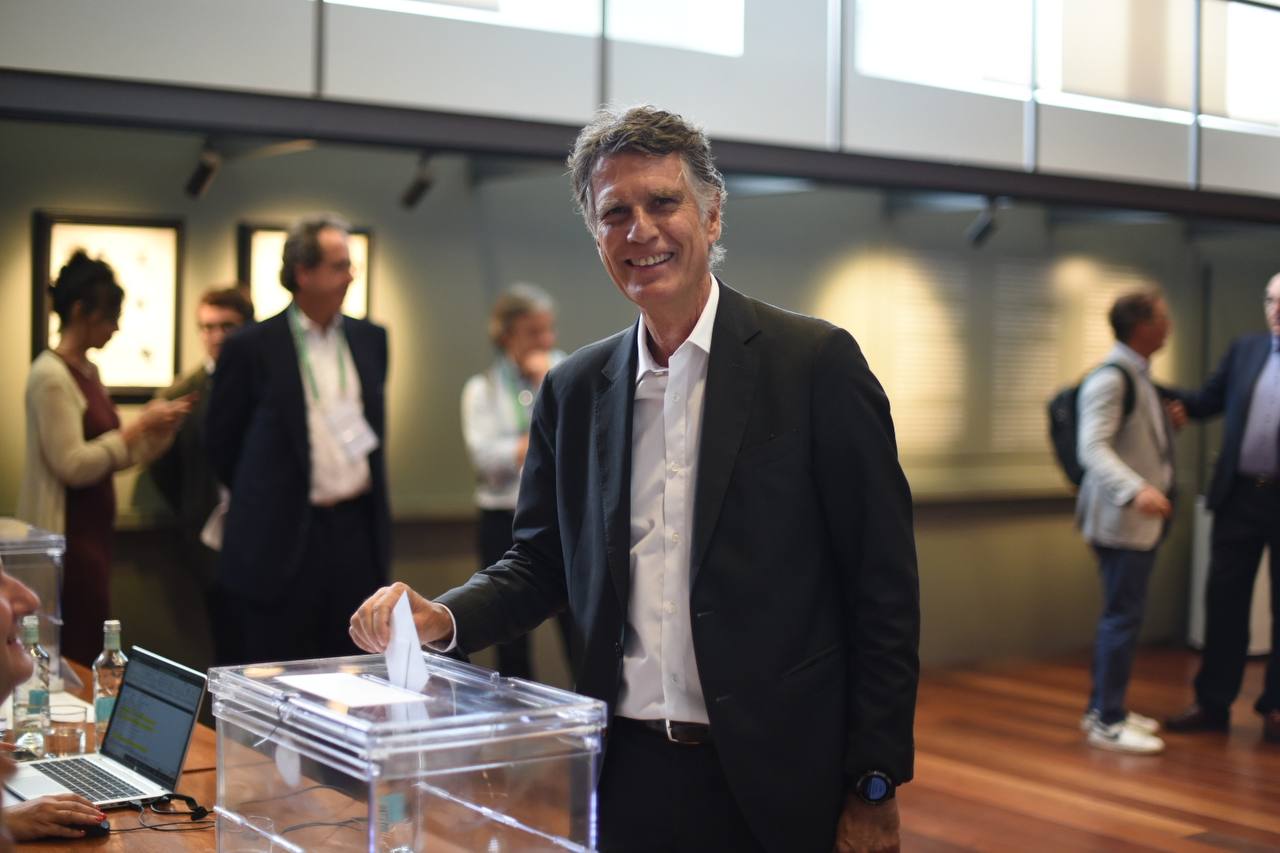Jaume Guardiola vota en las elecciones del Cercle. Imagen: Cercle d'Economia