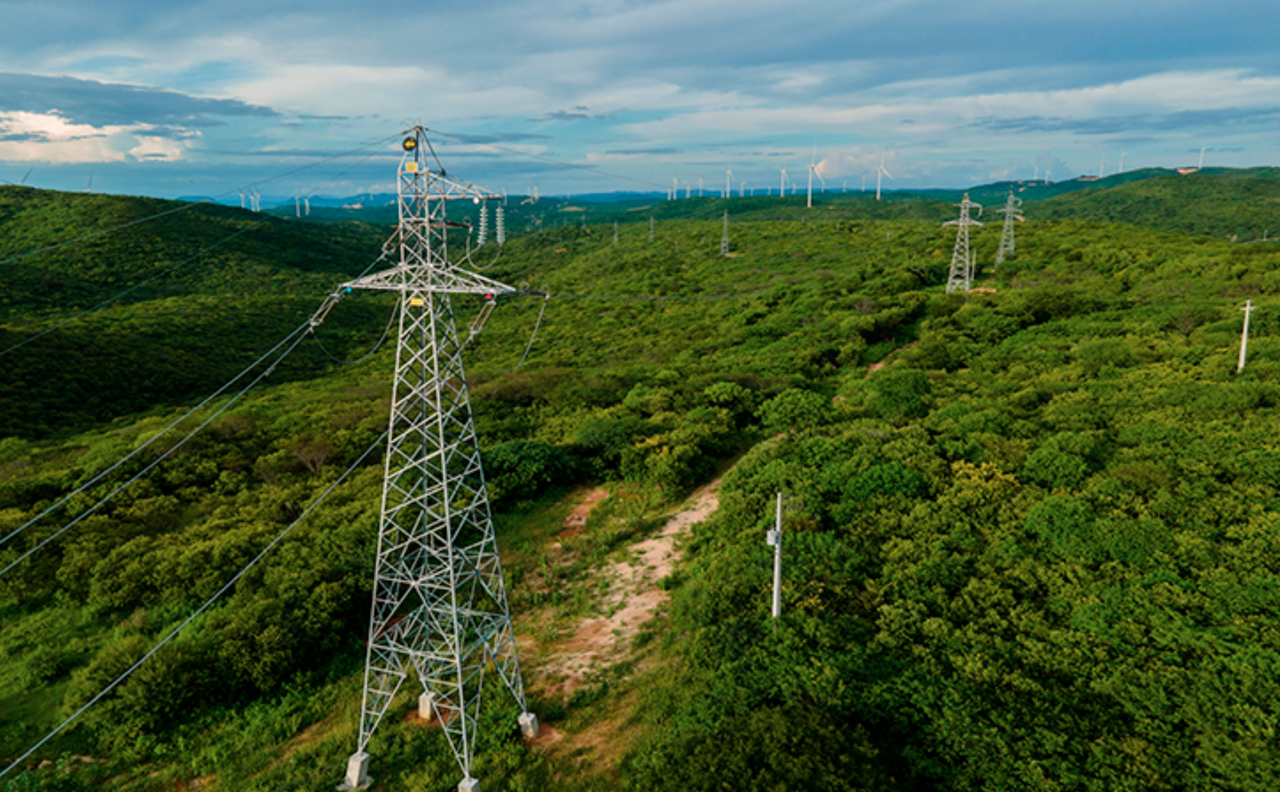 Una línea de transmisión eléctrica de Iberdrola. Iberdrola.