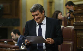 MADRID, 25/08/2022.- El ministro de Inclusión, Seguridad Social y Migraciones José Luis Escrivá interviene en la sesión extraordinaria en el Congreso de los Diputados, que debate la convalidación del real decreto-ley sobre las medidas de ahorro energético entre otras cuestiones. EFE/ Mariscal