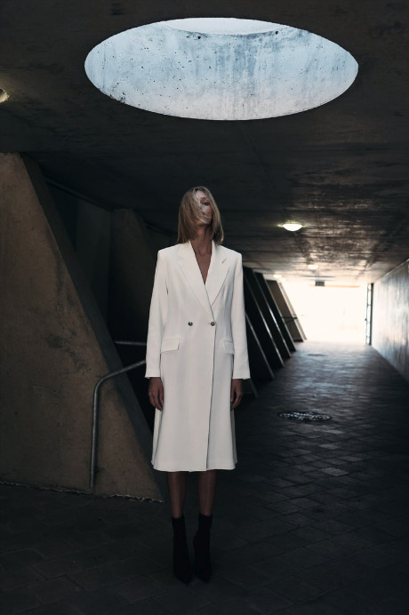 Aire acondicionado Alrededores regimiento El abrigo blanco de solapa de Zara que va a ser bestseller esta temporada - Economía Digital Aire acondicionado Alrededores regimiento El abrigo blanco de solapa de Zara que va a ser bestseller esta temporada - Economía Digital