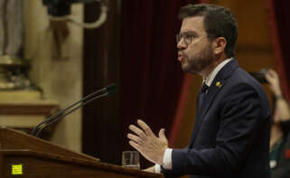 GRAFCAT1389. BARCELONA (ESPAÑA), 27/09/2022.- El presidente de la Generalitat, Pere Aragonès, ha iniciado este martes el debate de política general en el Parlament apelando a construir "consensos" y alcanzar "grandes acuerdos" en Cataluña, que debe seguir siendo, ha dicho, "un muro contra el fascismo", en alusión a las elecciones italianas.EFE/Quique García