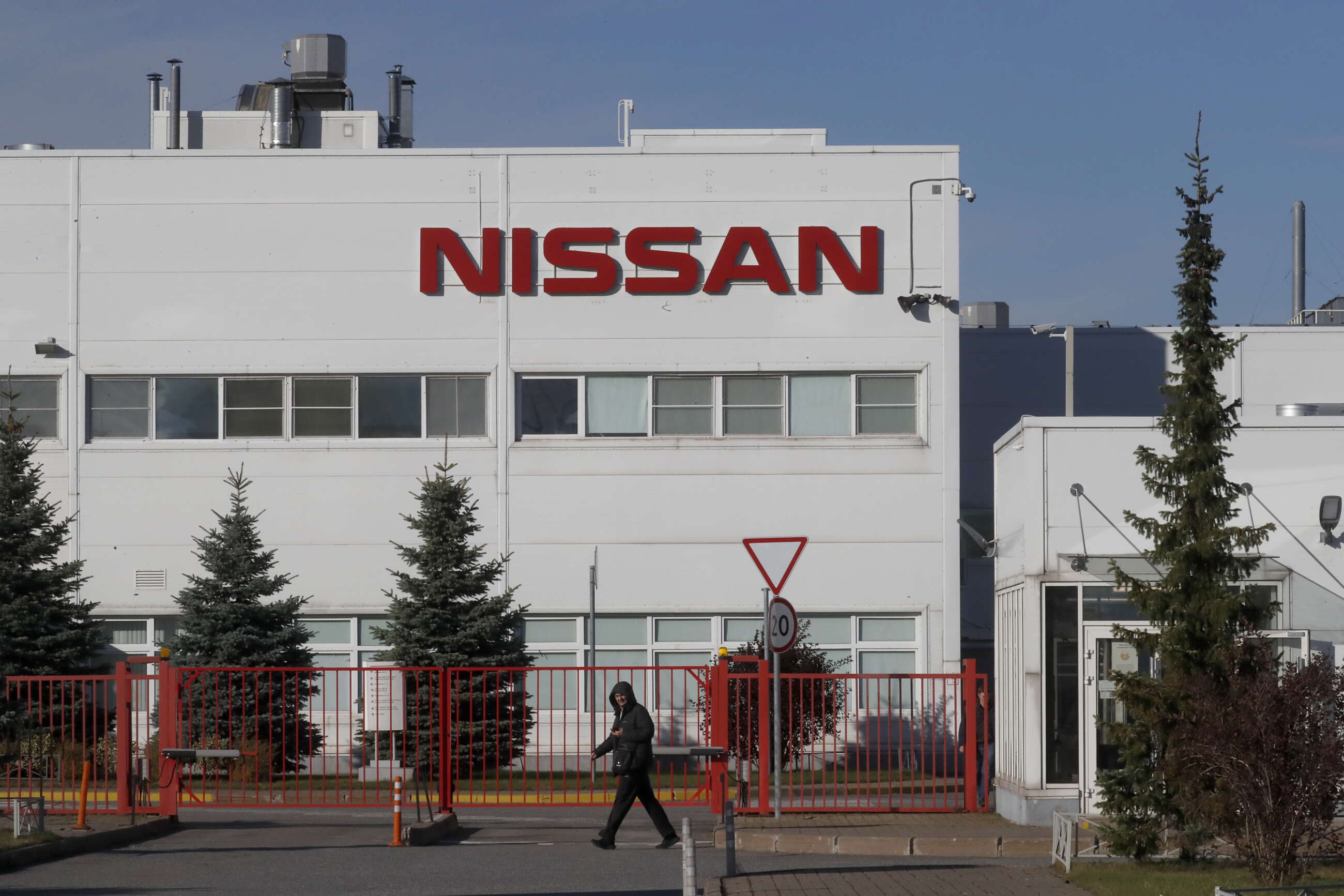St. Petersburg (Russian Federation), 11/10/2022.- Exterior view of the Nissan Manufacturing Rus LLC plant in St. Petersburg, Russia, 11 October 2022. Japanese automaker Nissan announced on 11 October, it will sell its Russian business for 1 euro, with a repurchase option for six years, to the ownership of the Russian FSUE NAMI. Nissan will transfer assets in the Russian Federation, including production and research facilities in St. Petersburg, as well as a sales and marketing center in Moscow, as the press service of the Ministry of Industry and Trade of the Russian Federation reported. (Japón, Rusia, Moscú, San Petersburgo) EFE/EPA/ANATOLY MALTSEV