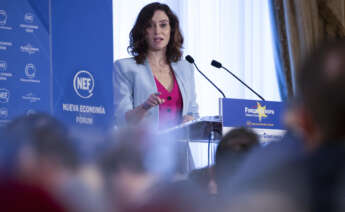 GRAFCAT1660. BARCELONA, 03/10/2022.- La presidenta de la Comunidad de Madrid, Isabel Díaz Ayuso, un desayuno informativo organizado por Nueva Economía Fórum hoy en Barcelonaen el que ha esgrimido su modelo político en contraposición al "fracaso" de un gobierno catalán que puede provocar un "daño irreparable", y ha defendido que la aplicación del artículo 155 en Cataluña debería haberse prolongado más tiempo. EFE/Marta Pérez