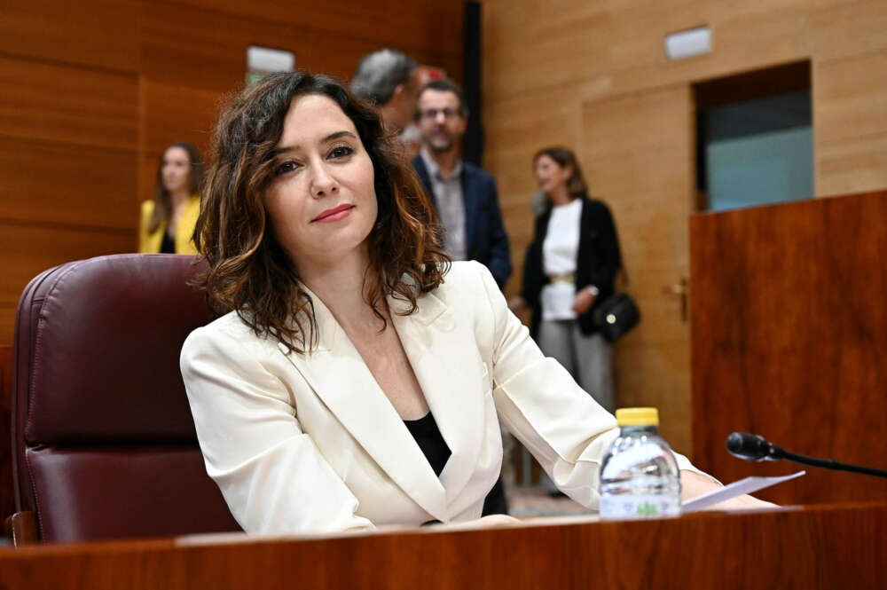 MADRID, 13/10/2022.- La presidenta de la Comunidad de Madrid, Isabel Díaz Ayuso, a su llegada al pleno ordinario celebrado este jueves en la Asamblea de Madrid. EFE/ Fernando Villar