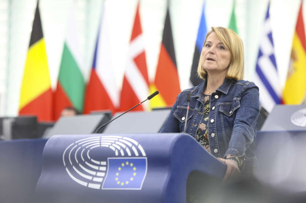La eurodiputada del PP, Rosa Estaras, durante su participación en el debate sobre violencia de género.
