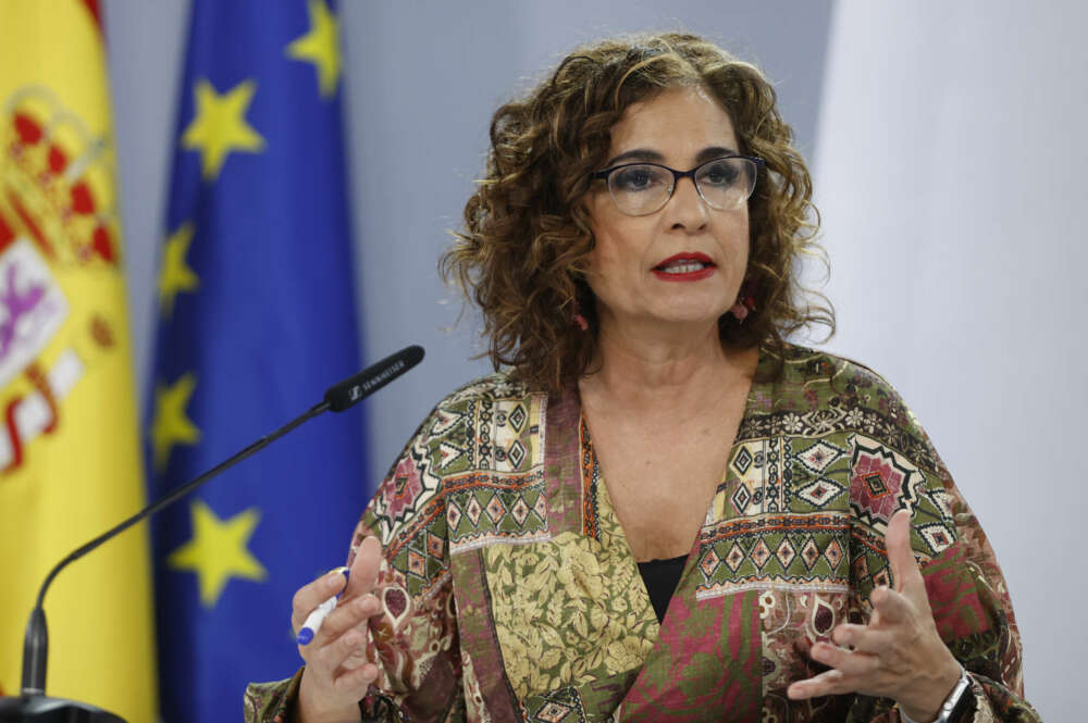 MADRID, 08/11/2022.- La ministra de Hacienda, María Jesús Montero, durante su intervención en la rueda de prensa posterior a la reunión semanal del Consejo de ministros, este martes en Moncloa. EFE/ Mariscal