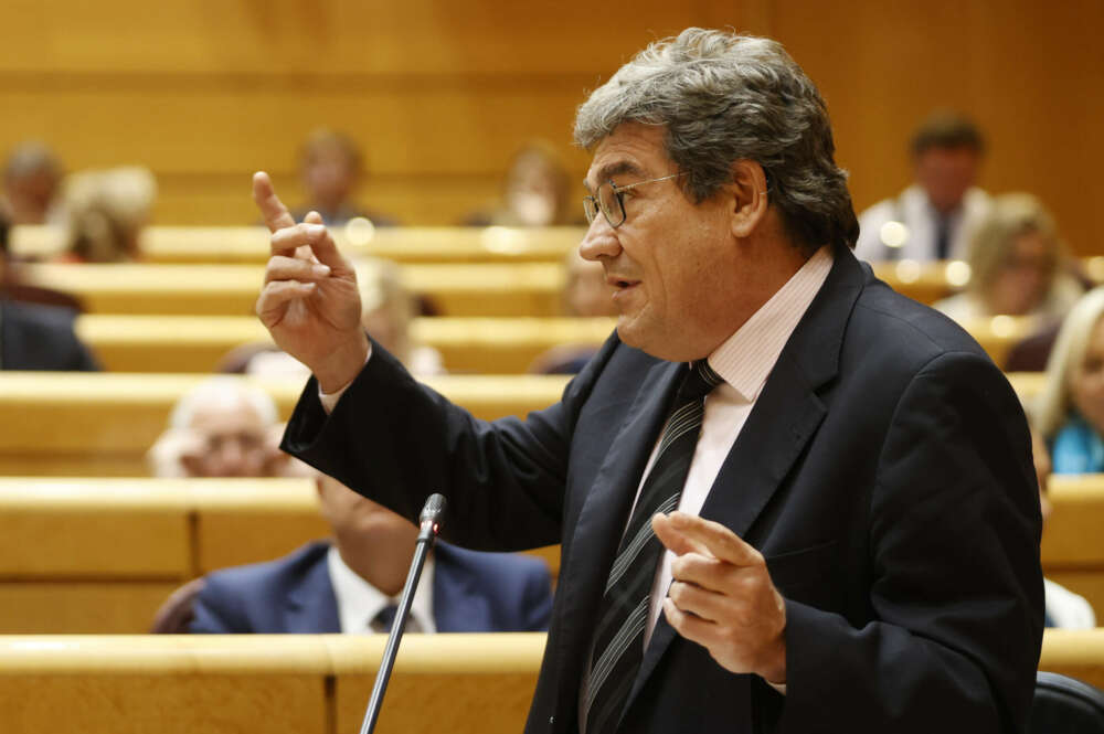 MADRID, 25/10/2022.- El ministro de Inclusión, Seguridad Social y Migraciones, José Luis Escrivá, interviene durante la sesión de control al Gobierno celebrada en la Cámara Alta, este martes en Madrid. EFE/ Mariscal