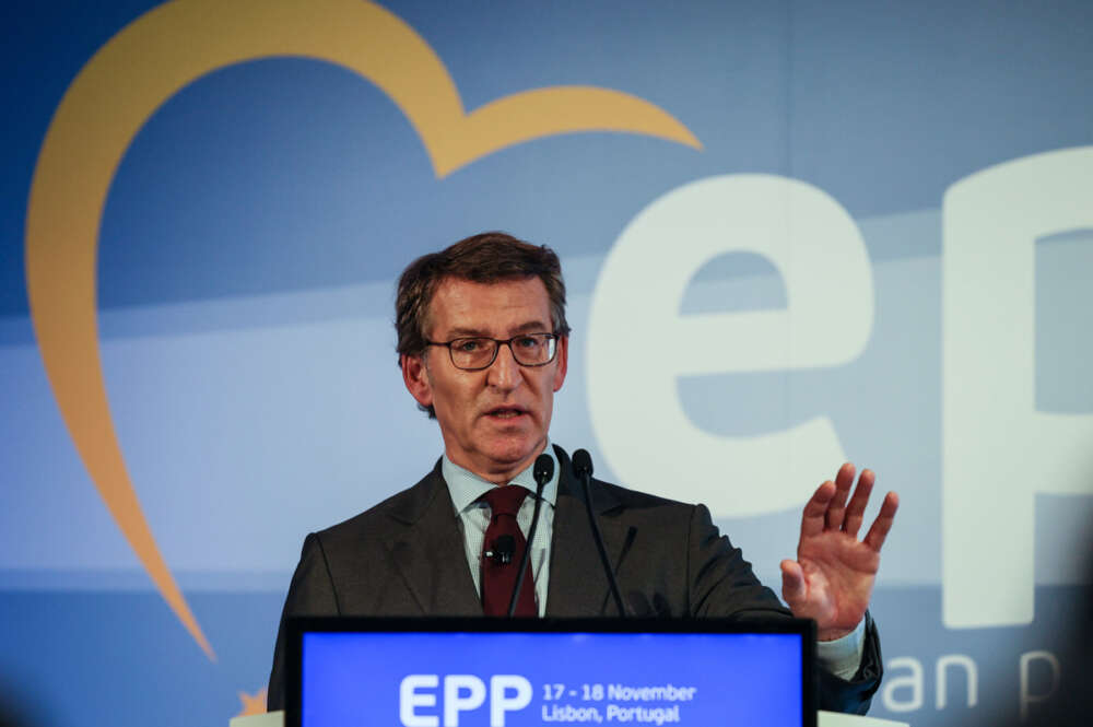 El presidente del PP, Alberto Núñez Feijóo, en Lisboa. EFE/EPA/MANUEL DE ALMEIDA