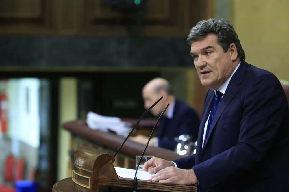 MADRID, 23/11/2022.- El ministro de Inclusión, Seguridad Social y Migraciones, José Luis Escrivá, interviene durante el pleno del Congreso que debate y vota, este miércoles, el proyecto de Presupuestos Generales del Estado de 2023. EFE/ Zipi