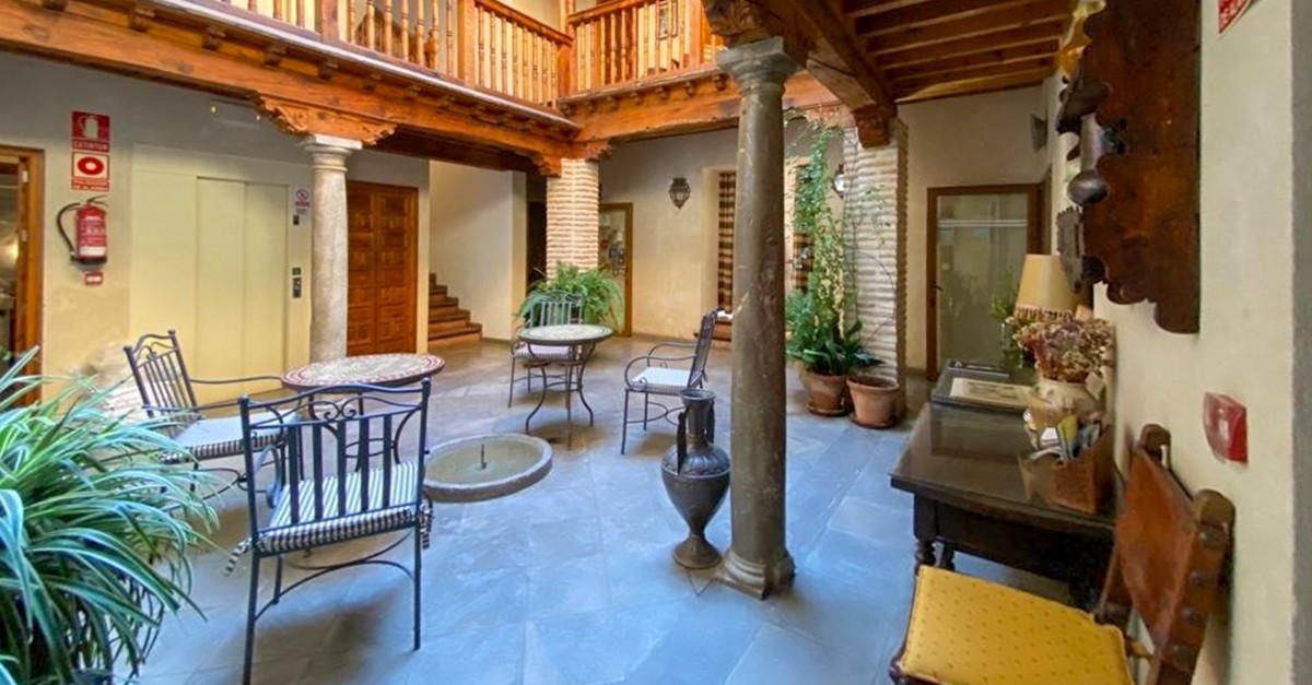 Hotel en venta en Idealista con vistas a la Alhambra. Foto: Idealista.