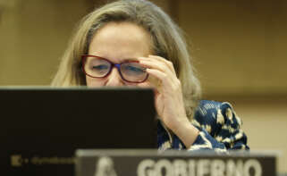La vicepresidenta primera del Gobierno y ministra de Asuntos Económicos y Transformación Digital, Nadia Calviño, comparece este jueves en Madrid ante la Comisión Mixta para la Unión Europea del Congreso para informar sobre los últimos avances relativos al Plan de Recuperación, Transformación y Resiliencia de la economía española. EFE/ Mariscal