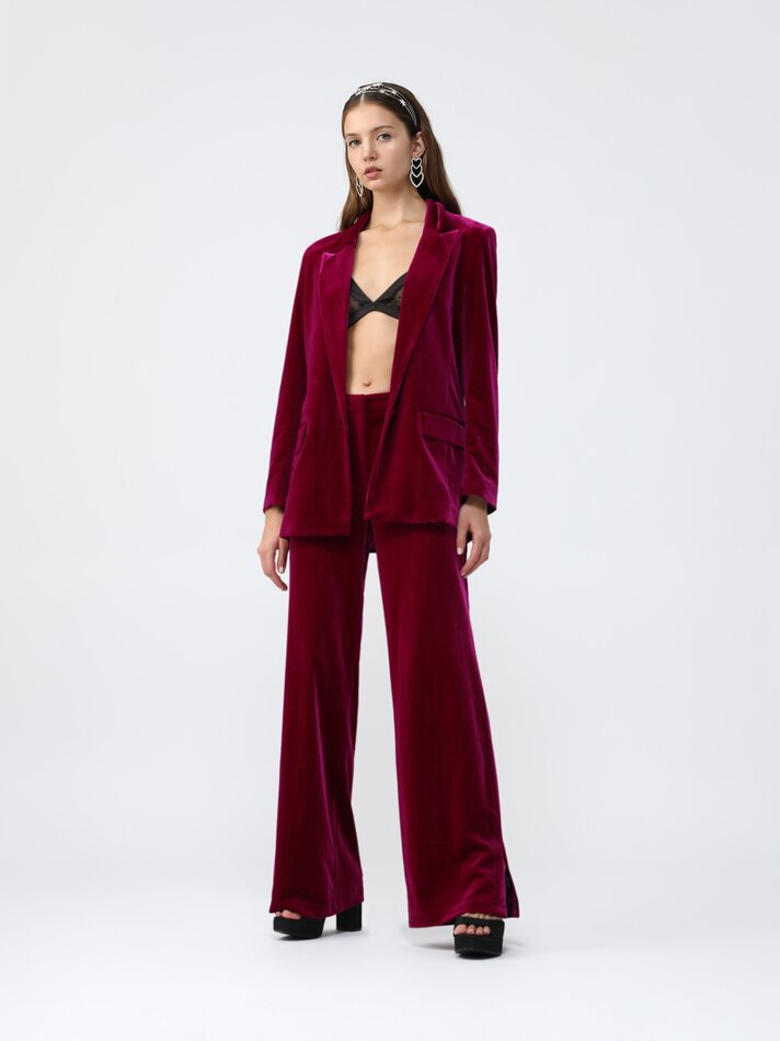 Traje terciopelo Lefties