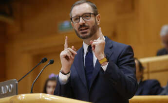 El senador Javier Maroto (PP) interviene en el pleno celebrado este jueves en el Senado en Madrid. El pleno del Senado debate y vota este jueves la derogación de la sedición y la rebaja de penas para la malversación, una controvertida reforma que previsiblemente se aprobará de forma definitiva, ya que la mayoría parlamentaria no tiene intención de aceptar enmiendas. EFE/ Juan Carlos Hidalgo